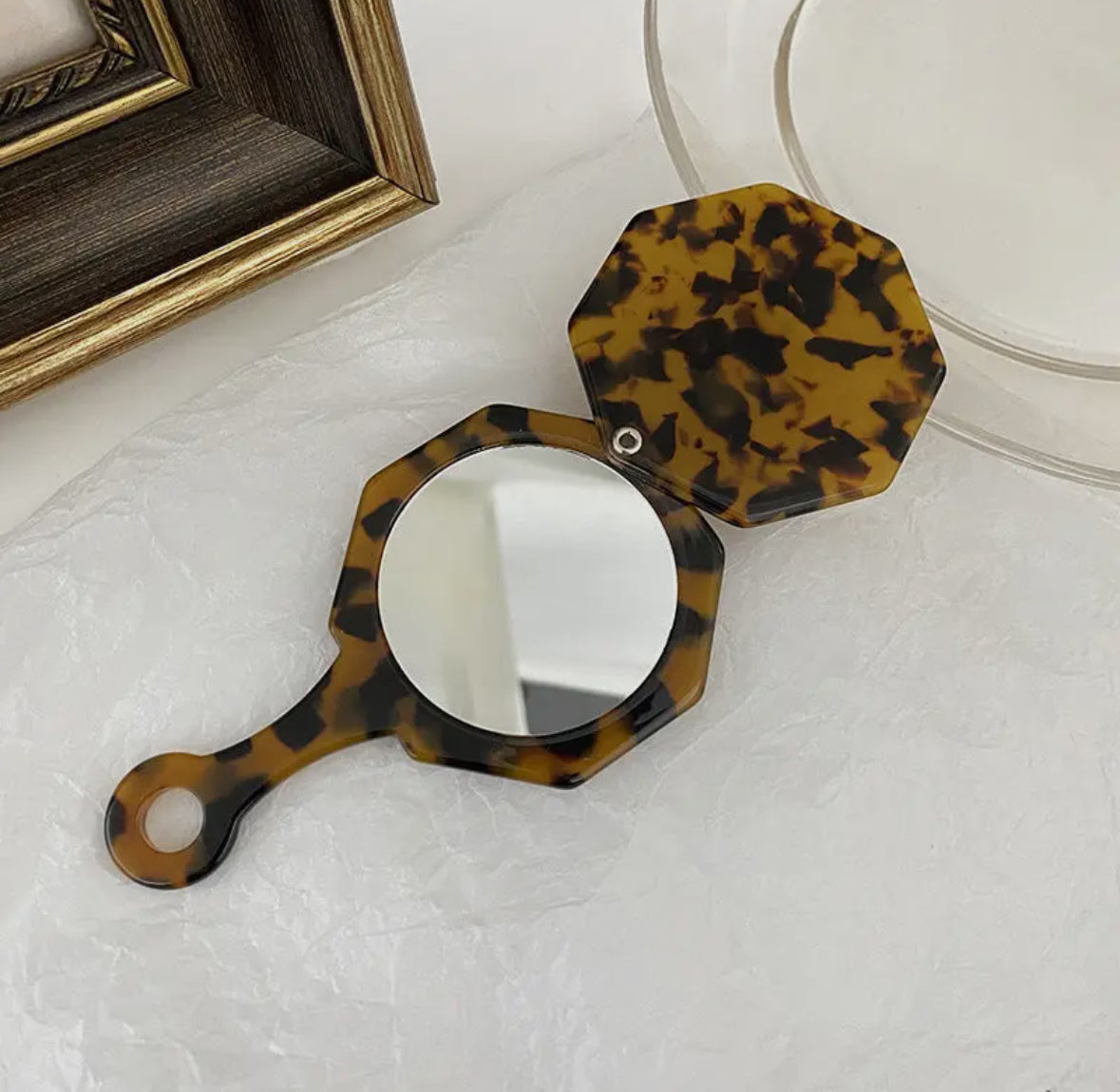 Mirroray - Acetate Compact
Mirror Handhold